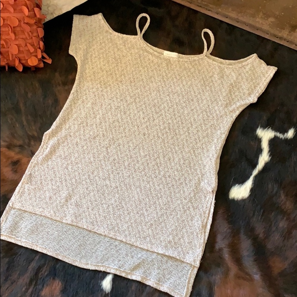 Full Tilt cold shoulder summer tunic Large